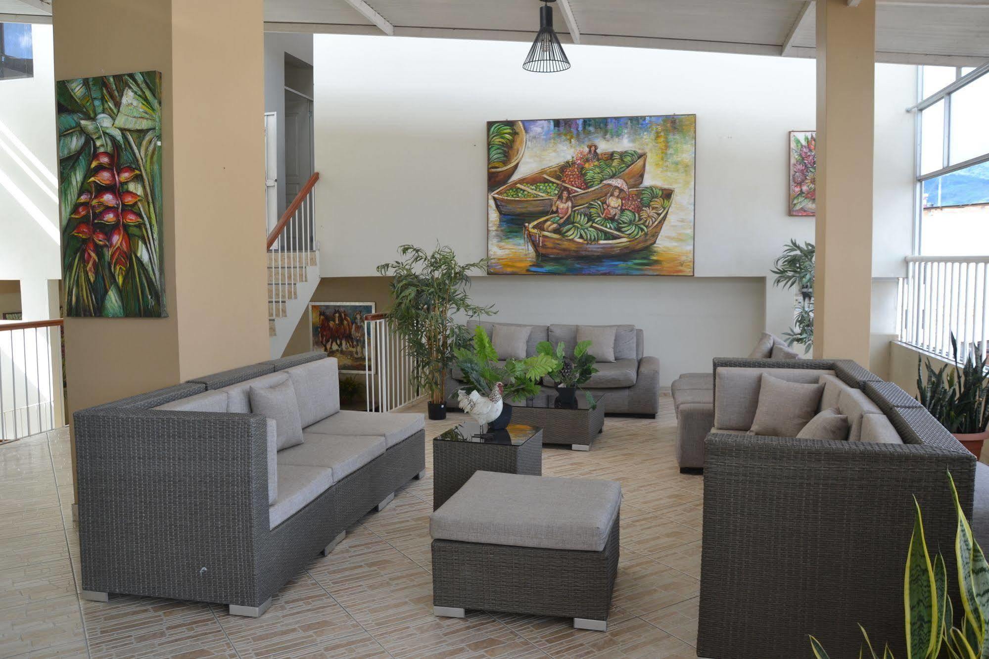 Hotel Suyox Tarapoto Kültér fotó